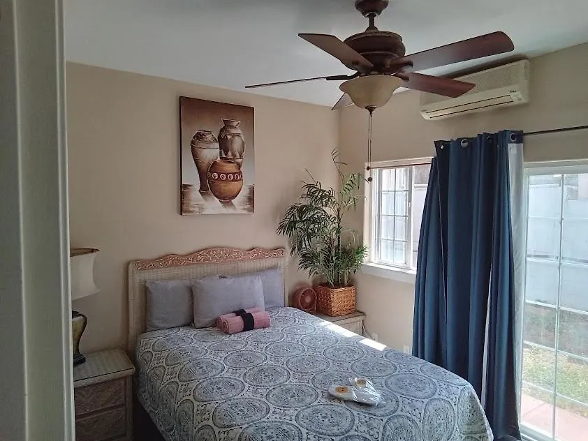 Robbins Estate Hotel Wailuku